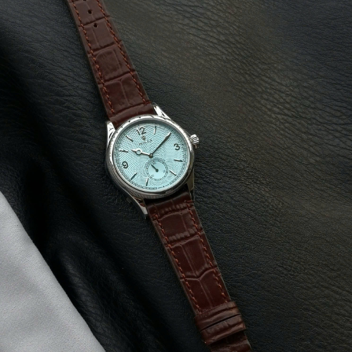 1908 Rolex 39 mm, platinum, polished finish Reference m52506-0002 - Image 2